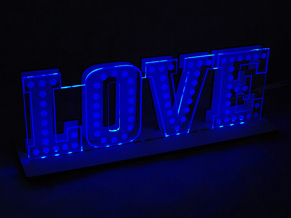 Napis LOVE LED RGB 28cm sklejka_plexa